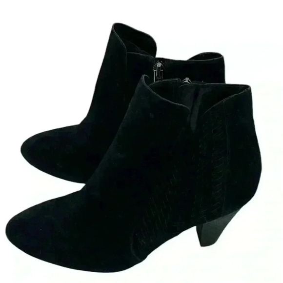 Vince Camuto Rotiena Suede Ankle Boots Size 9 - Picture 1 of 5